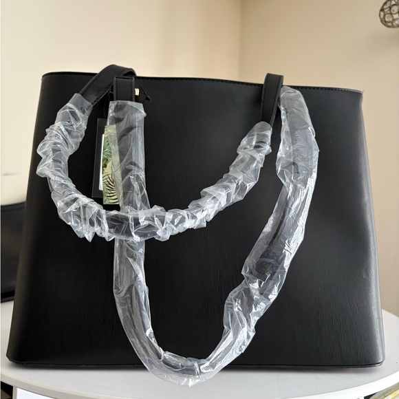 NWT Badgley Mischka Black Large Tote with Gold Accents - Picture 2 of 5